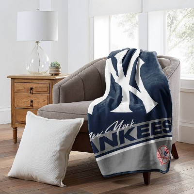 MLB New York Yankees 46&#34;x60&#34; Spirited Silk Touch Throw Blanket_2