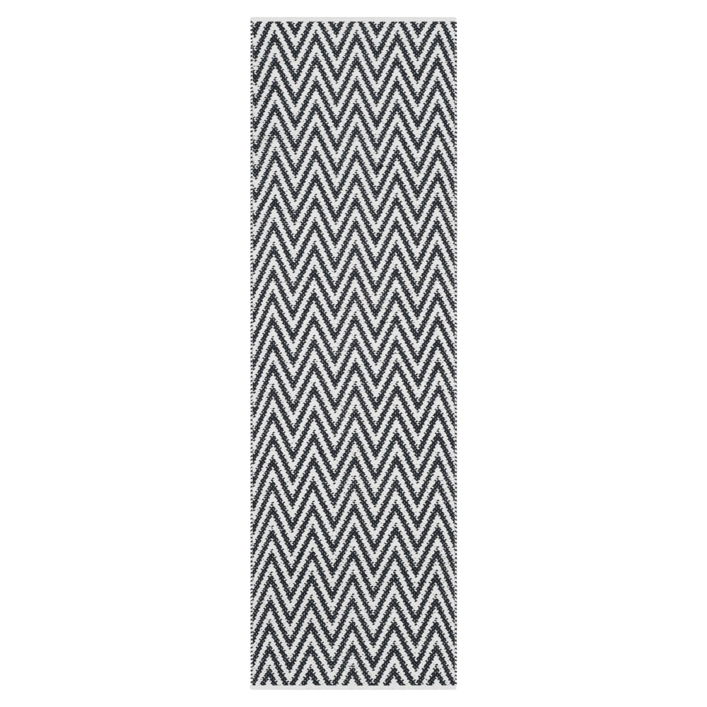 2'3inx7' Phylis Rug Black/Ivory - Safavieh