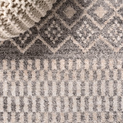 Gray and Cream Geometric Stripe 3' x 5' Area Rug