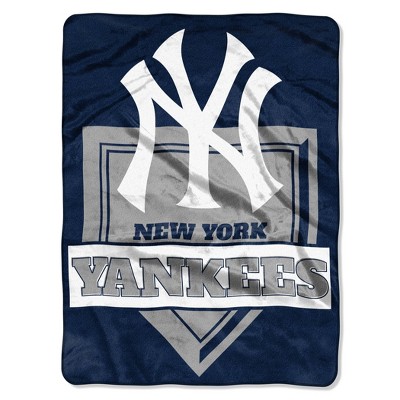 MLB New York Yankees Home Plate Raschel Throw Blanket