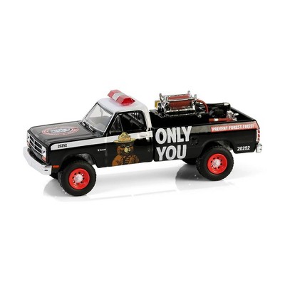 1/64 1987 Dodge Ram D250 with Fire Equipment, Hose & Tank, Smokey Bear 4 38070-E