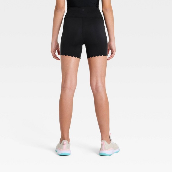 Shorts de ciclista con borde festoneado para niña - All In Motion™ 2
