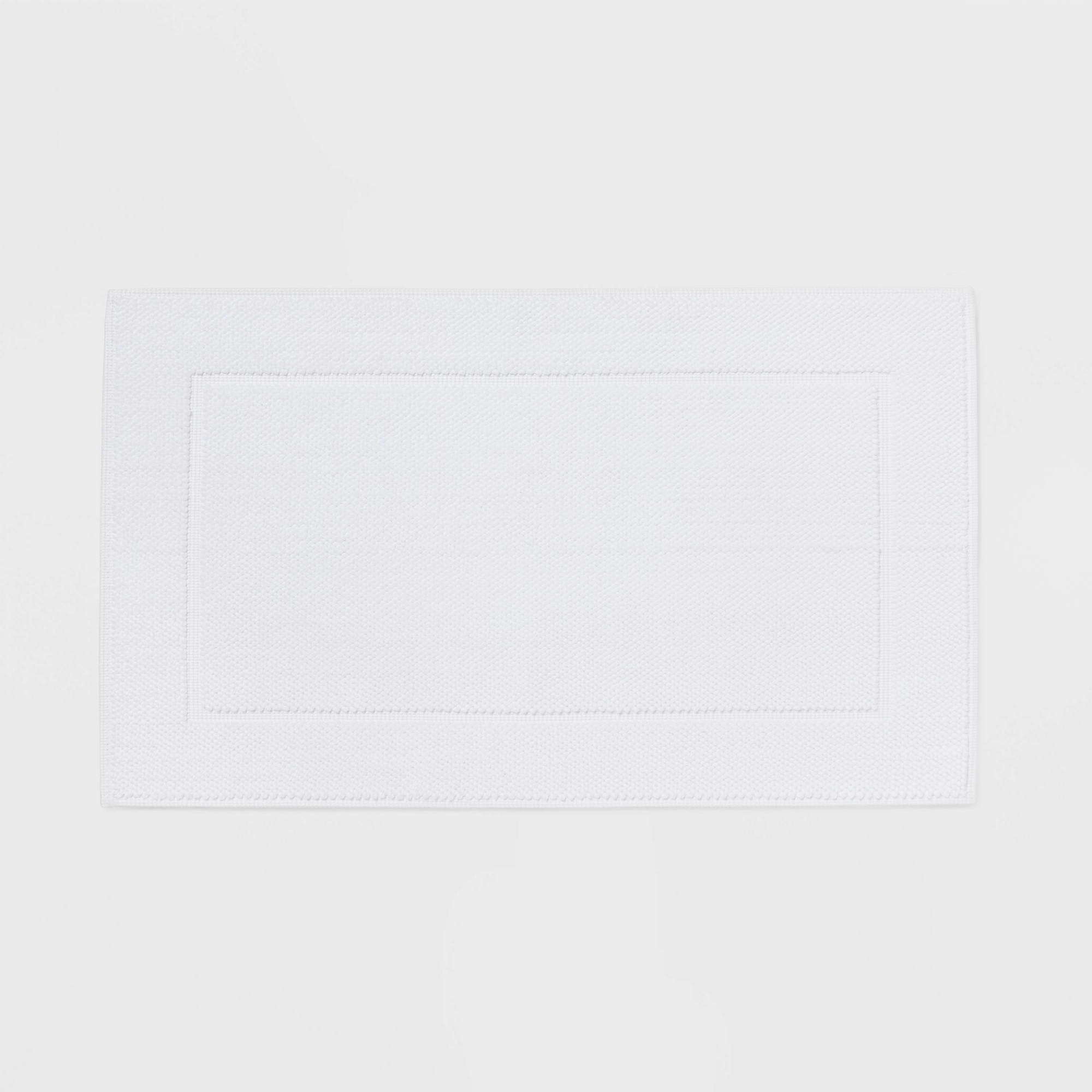 21"x34" Spa Plush Bath Rug White - Threshold™