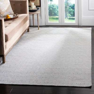 Silver and Ivory Diamond Pattern Wool 6' x 9' Rug