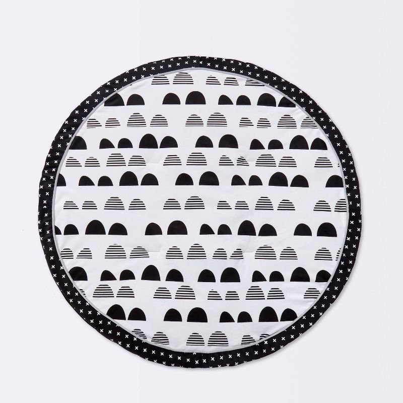 Round Activity Playmat Scallop - Cloud Island&#8482; Black/White, 1 of 7