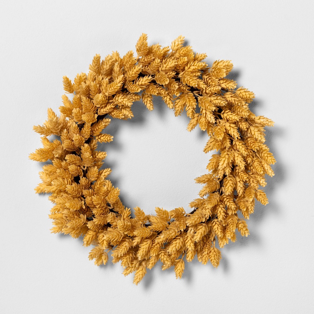 how to make faux wreaths look realistic