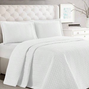 All - Season Quilt Bedding Set, King Size, White Braided Microfiber Coverlet with 2 Shams - 1 of 4