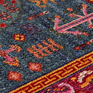 Hauteloom Cleveland Colorful Traditional Area Rug - 1 of 4
