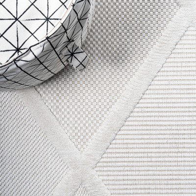 Mediterranean Ivory Trellis 2x8 Indoor/Outdoor Synthetic Rug
