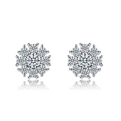 Charming White Gold-Plated Snowflake Cluster Stud Earrings with Sparkling Cubic Zirconia for a Festive and Elegant Touch