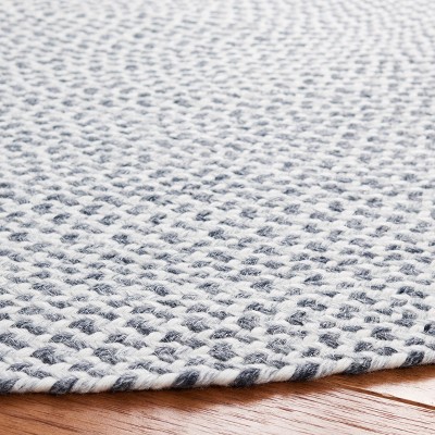 CozyCraft 6' Round Braided Gray Synthetic Reversible Area Rug