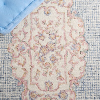 Renaissance Medallion Hand-Tufted Wool Round Rug in Blue
