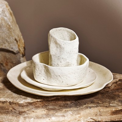 Atik Cream Speckled Ceramic 16-Piece Dinnerware Set, Service for 4