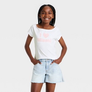 Girls' Boatneck Graphic Short Sleeve T-Shirt - art class™ White