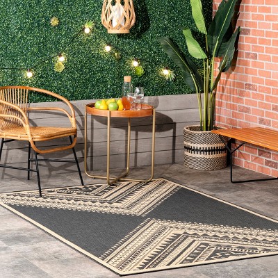 Landry Charcoal Geometric Synthetic 4' x 6' Indoor/Outdoor Area Rug