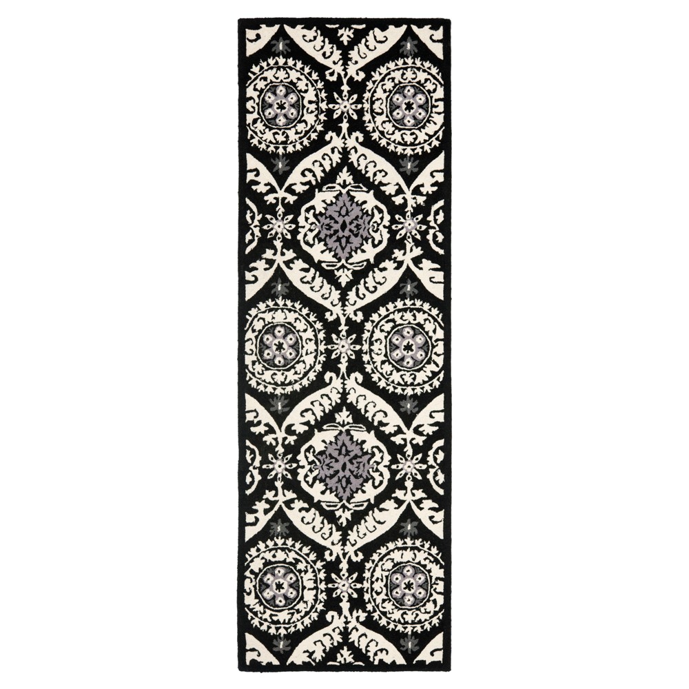 Huntington Runner Rug - Black / Ivory (2'6inx6') - Safavieh