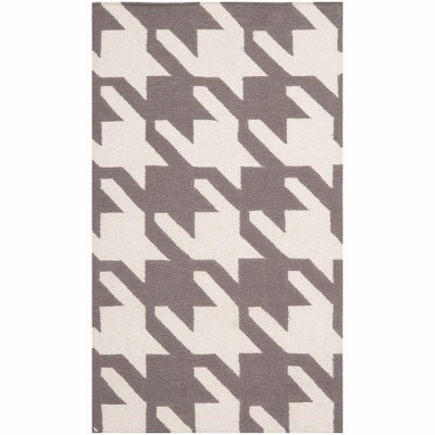 Dhurries DHU569 Hand Woven Flat Weave Accent Rug Grey / Ivory 2'-6" X 4' - Safavieh.