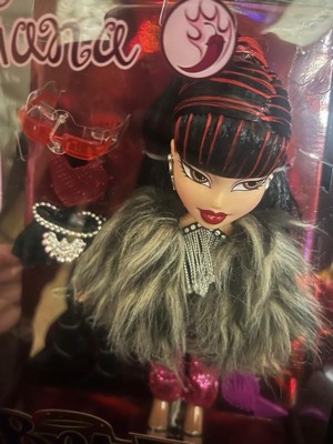 Bratz Original Fashion Doll Fianna Series 3 W/ Outfits & Poster : Target