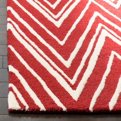Burton Textured Area Rug - Red/Ivory (5'x8') - Safavieh