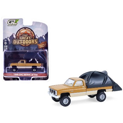 1986 GMC Sierra Lifted Truck Desert Sand and Doeskin Tan with Truck Bed Tent 1/64 Scale Diecast Model Cars by Greenlight