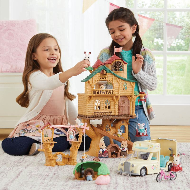 Calico Critters Lakeside Lodge Gift Set, Dollhouse Playset with Figure and Furniture, 3 of 10