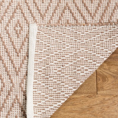 Ivory and Beige Geometric Handwoven Cotton Area Rug, 4' x 6'