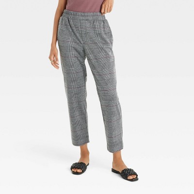 20 Stylish, Comfortable Pants That Make It Look Like You Tried