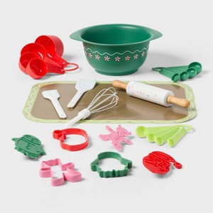 Kids' Cookie Baking Food Mold Activity Set - Pillowfort™ - 1 of 3