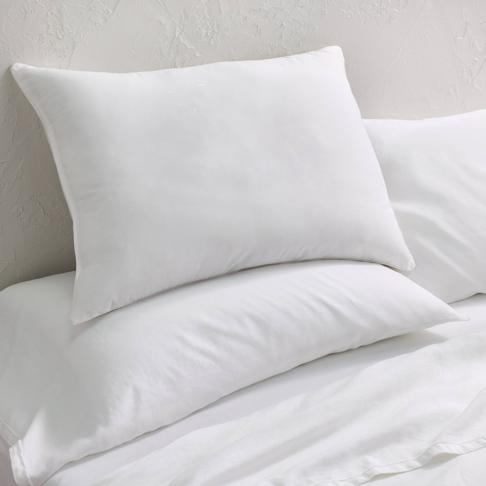 Standard/Queen Machine Washable Firm Down Alternative Pillow - Casaluna™