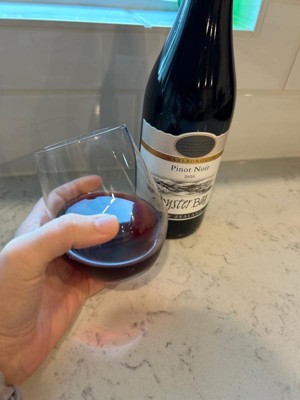 Oyster Bay Pinot Noir Red Wine, 750 ml - Harris Teeter