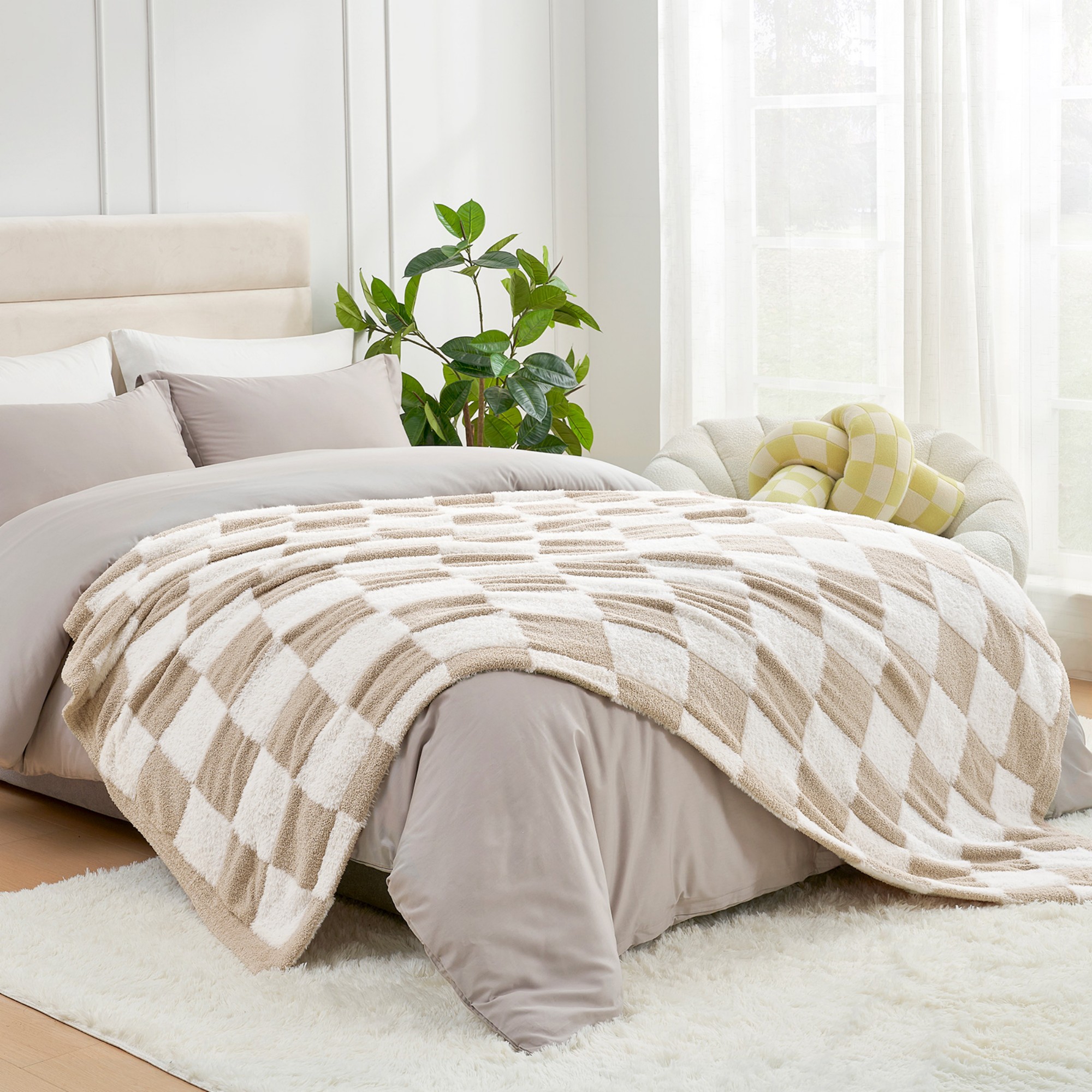 Soft Faux Fur Knit Checkered Throw Blanket Fluffy Bedding Blankets Snuggle Sac, 60*80", Beige White