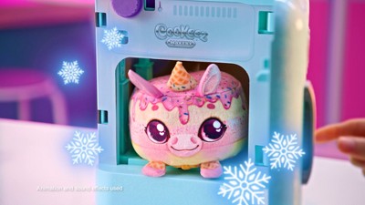Cookeez Makery Freezy Cakez Fridge Playset with Plush
