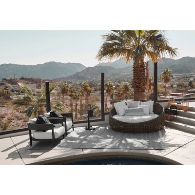 Handwoven Silver Rectangular 8' x 10' Indoor/Outdoor Rug