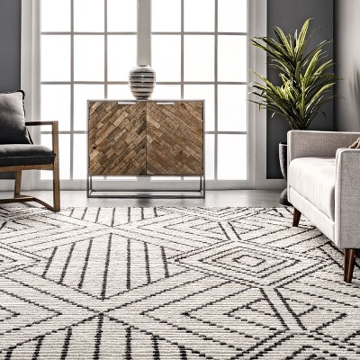 Luxurious Beige Synthetic Shag 8' x 10' Area Rug with Modern Diamond Fringe