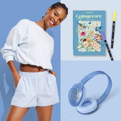Buzzworthy finds stepping into the social spotlight