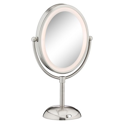 magnifying beauty mirror with light