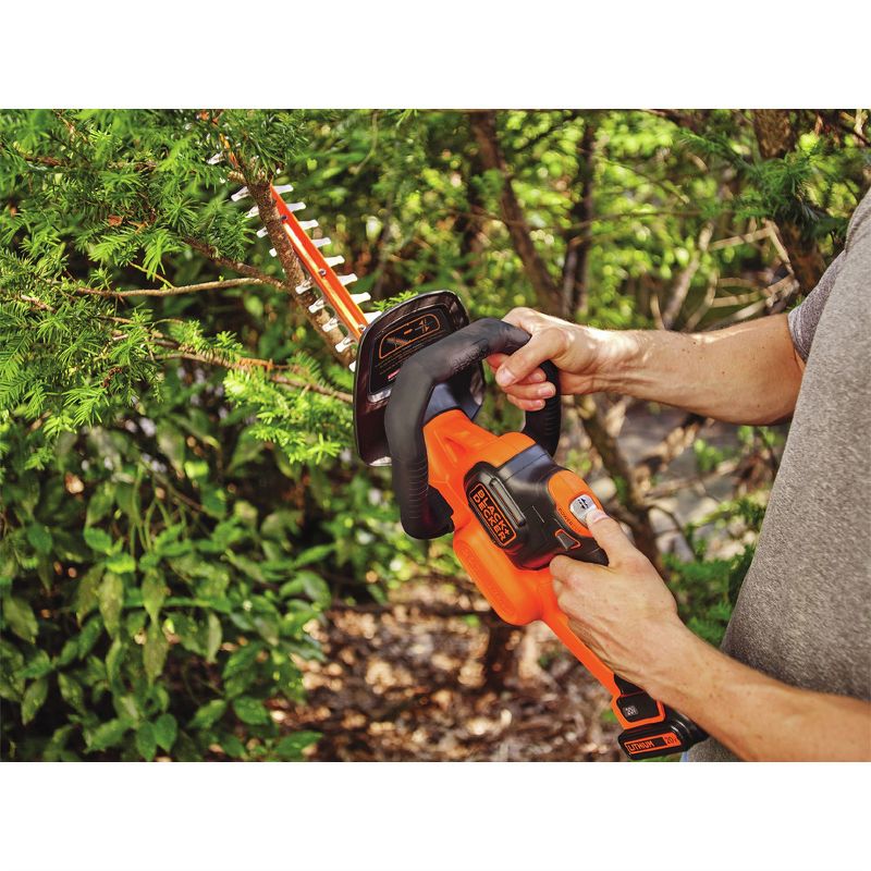 Black & Decker LHT321 20V MAX POWERCOMMAND Lithium-Ion 22 in. Cordless Hedge Trimmer Kit (1.5 Ah), 5 of 9