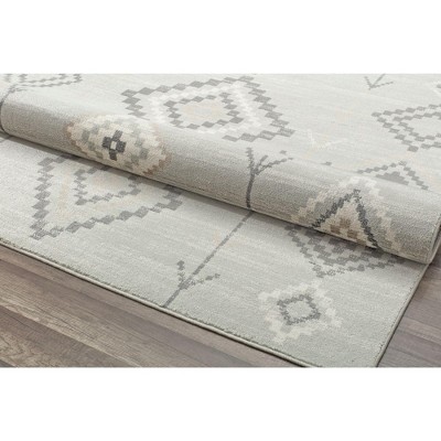 Gray Diamond Pattern Synthetic 2' x 4' Area Rug