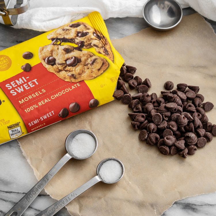Nestle Toll House Baking Chocolate Chips, 2 of 15