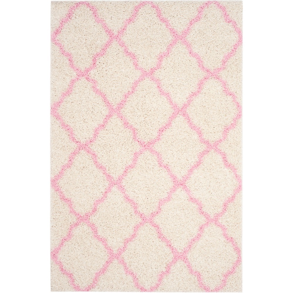 4'x6' Quatrefoil Design Loomed Area Rug Ivory/Light Pink - Safavieh