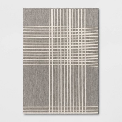 5' x 7' Plaid Outdoor Rug Gray - Project 62™