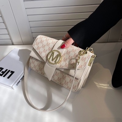 Boersma Niche Personality Letter Print Shoulder Messenger Bag – Trendy Crossbody Handbag for Casual Outings, School & Travel