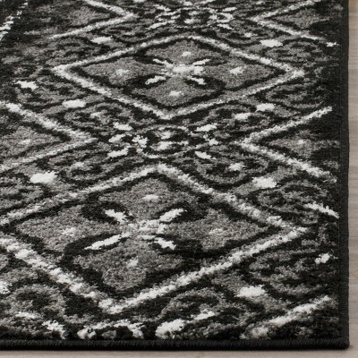 Adirondack Montague Geometric Easy-Care 6' Square Rug in Silver/Black