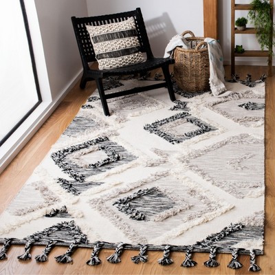 Kenya Collection Handwoven Wool Rug in Grey and Black 3' x 5'