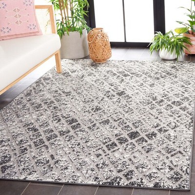 Gray Geometric Synthetic Indoor/Outdoor Area Rug