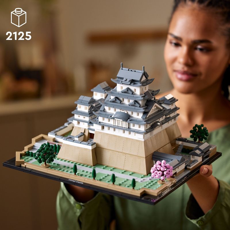 LEGO Architecture Landmarks Collection: Himeji Castle Collectible Model Kit 21060, 3 of 8