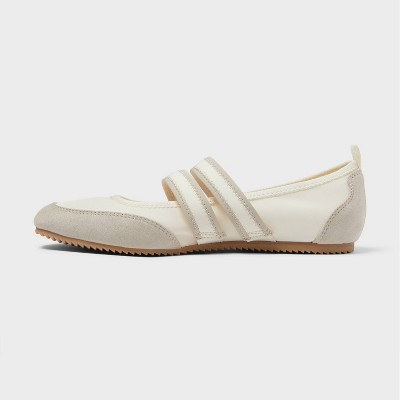 Women’s Dulce Shoes with Memory Foam Insole – Wild Fable