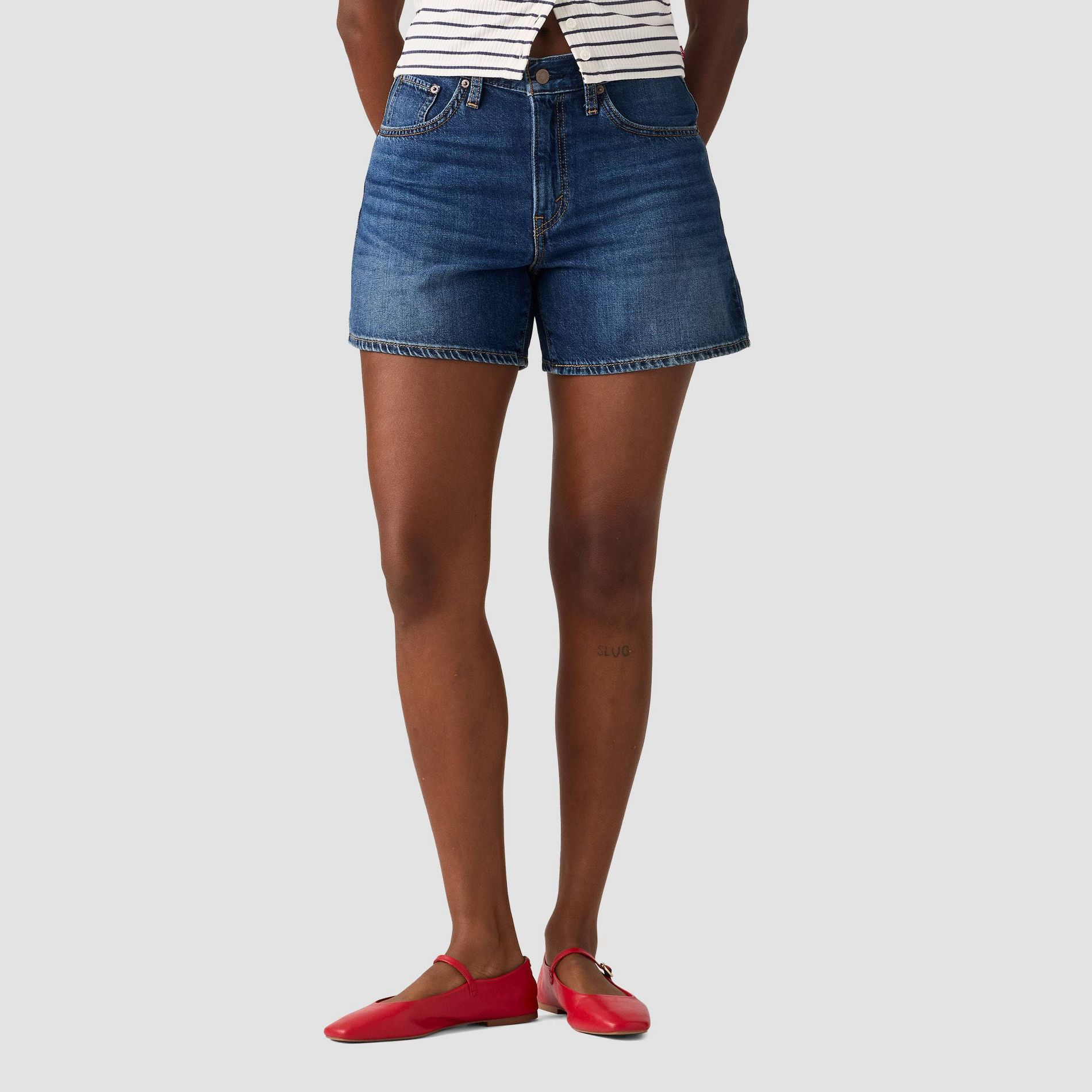 Levi's® Women's Cinch Mid-Thigh Shorts