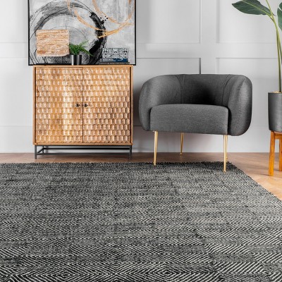 Handmade Black Geometric Wool 6' x 9' Area Rug