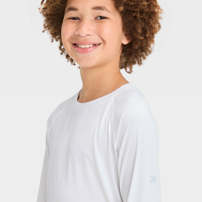 Boys' Long Sleeve Fitted Performance Crewneck T-Shirt - All In Motion™, 3 of 4